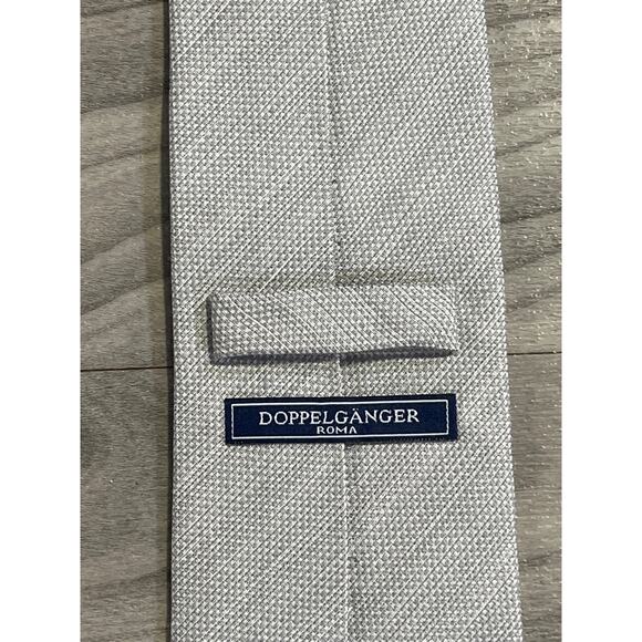 Men’s Doppelgänger Tie Light Gray Textured Linen Polyester 58 inches Made long - Picture 5 of 6